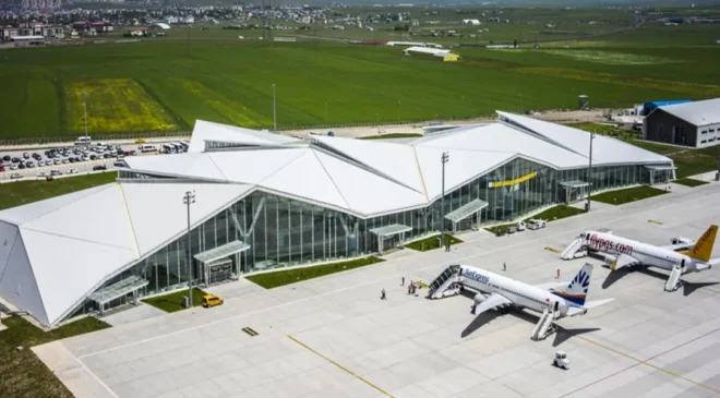 Kars havalimanı’nda Ağustos ayında 57 bin 443 yolcuya hizmet verildi